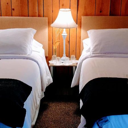 Pine Hill Arms Hotel エクステリア 写真