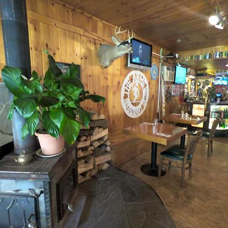 Pine Hill Arms Hotel エクステリア 写真