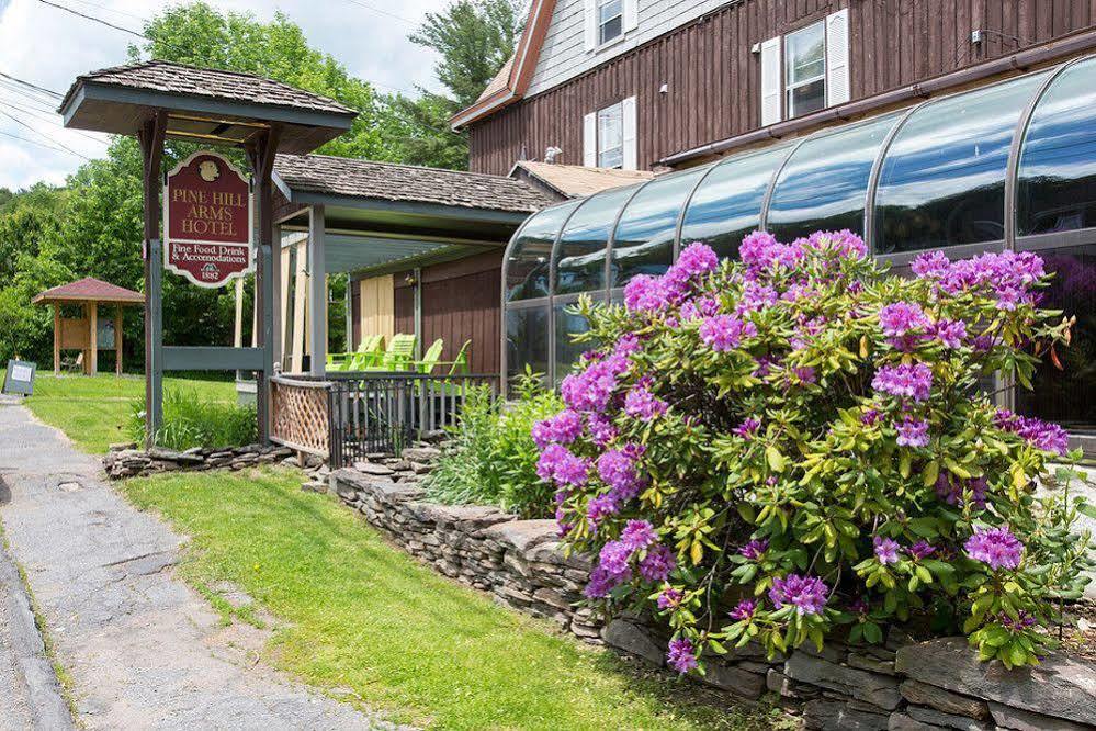 Pine Hill Arms Hotel エクステリア 写真