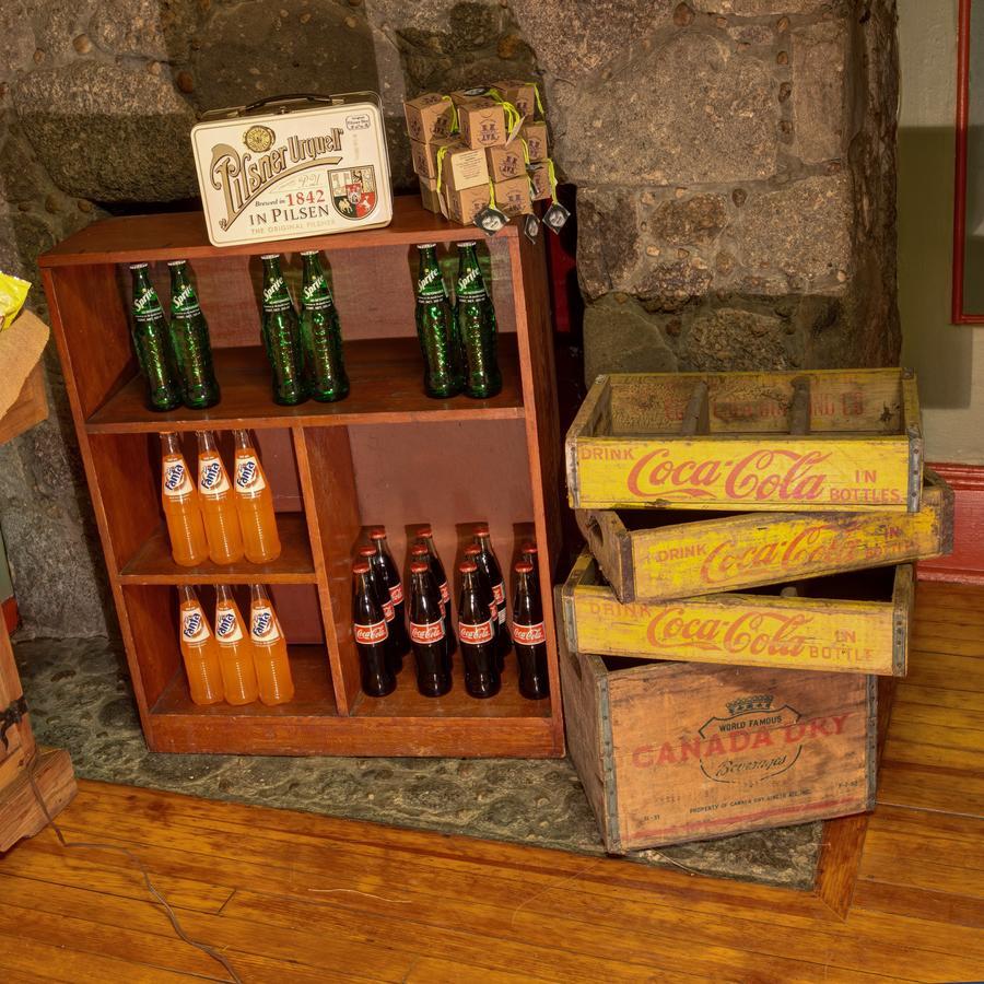 Pine Hill Arms Hotel エクステリア 写真