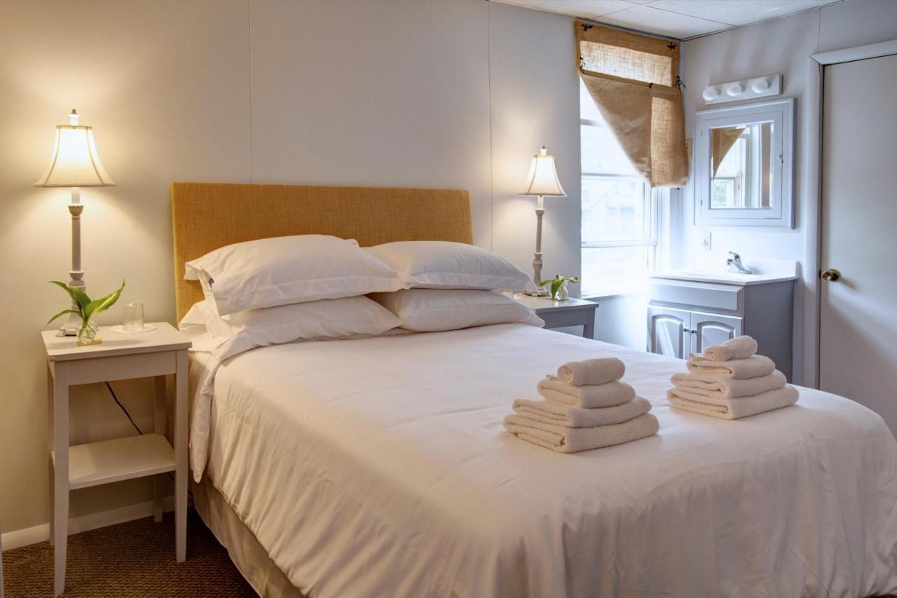Pine Hill Arms Hotel エクステリア 写真
