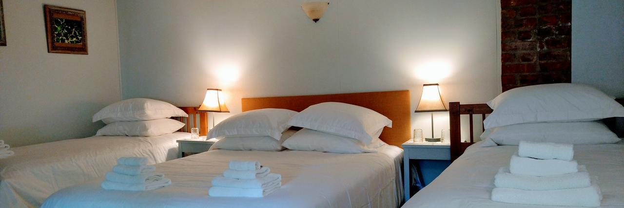 Pine Hill Arms Hotel エクステリア 写真