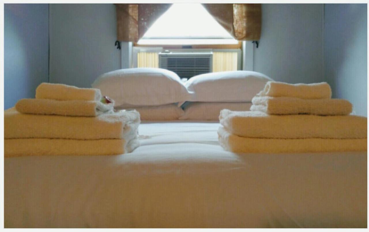 Pine Hill Arms Hotel エクステリア 写真