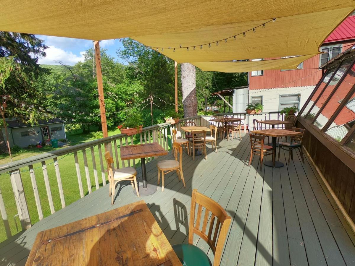 Pine Hill Arms Hotel エクステリア 写真